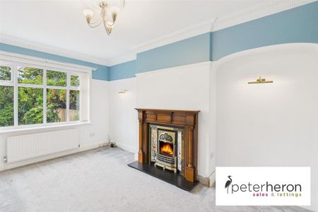 4 bedroom semi-detached bungalow to rent - Photo 4