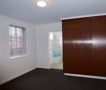 Location, location, location! - Photo 3