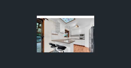 Family Living in Cranbourne North - Photo 3