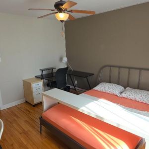 Appartement 2 chambres à Hochelaga-Maisonneuve - FACE MÉTRO VIAU - Photo 2