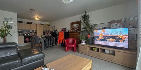 Appartement te huur in Tournai voor € 825 met 2 slaapkamers - Photo 4