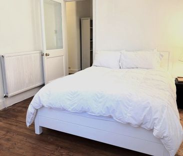 1 Bed Flat - Photo 4