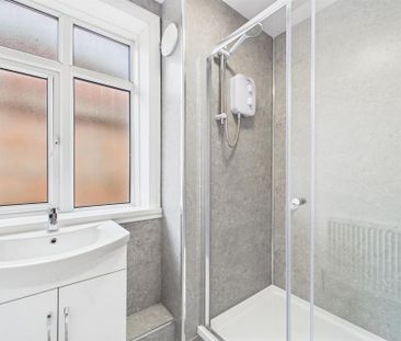 4 bedroom semi-detached house to rent - Photo 3