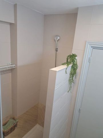 Piso de alquiler en Calle Amadeo Vives, 4, Parque Ayala - Jardín de la Abadía - Huelín - Photo 3