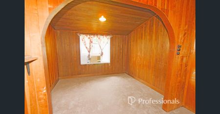 RUSTIC CHARM OF YESTERYEAR - Photo 2