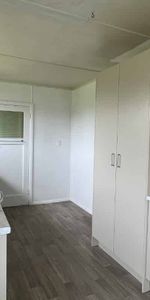 Tidy 2 Bedroom Home - Photo 3
