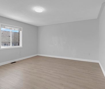 For Lease - 107 Frenchpark Circle, Brampton, Ontario - Photo 3