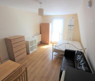 Studio to rent - Photo 6