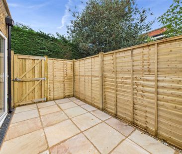 High Street, Hampton Wick, Middlesex, KT1, Kingston Upon Thames - Photo 1