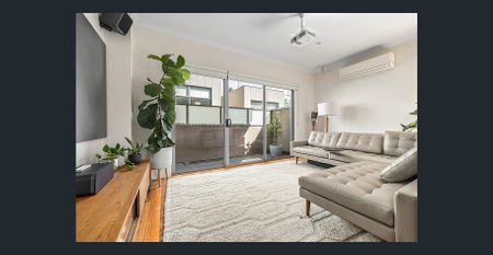 Stylish, Secluded and Perfectly Placed - Photo 3