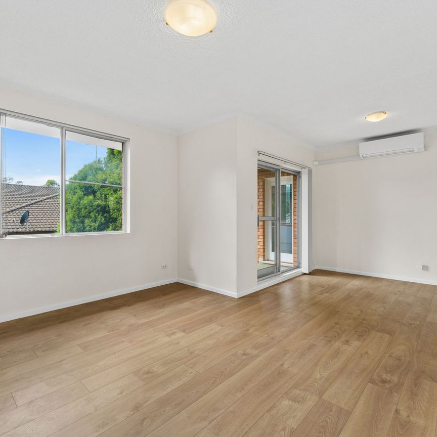 Neat & Tidy Apartment - No Common Walls - Photo 1