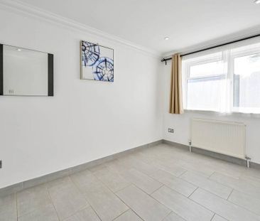 2 bedroom semi-detached house to rent - Photo 3