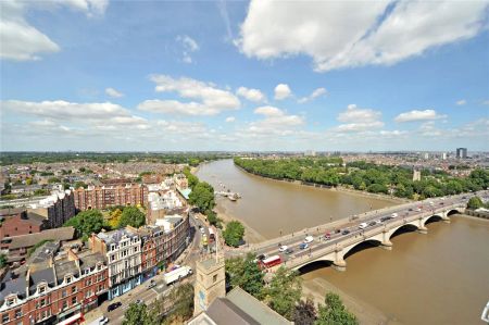 2 bedroom flat in Brewhouse Lane - Photo 3