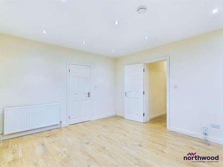 Lewes Road, Upperton, Eastbourne, BN21 - Photo 3