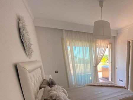 3 bedroom luxury penthouse for rent in The Golden Mile, Marbella, Andalusia - Photo 3