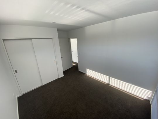 242 Edgeware Road, Edgeware - Photo 1