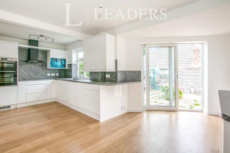 4 bedroom bungalow to rent - Photo 5