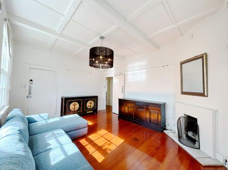 Charming Apartment Gem on Newton Road, Mount Eden! - Photo 4