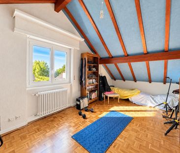 DERNIER ÉTAGE LUMINEUX AVEC STUDIO PRIVÉ - Foto 4