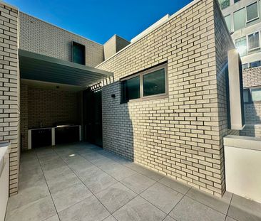 Townhouse with Private Internal lift - Photo 5