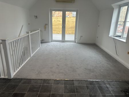 Roumelia Lane, Bournemouth - Photo 2