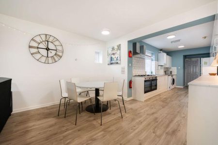 9 bedroom terraced house to rent - Photo 2