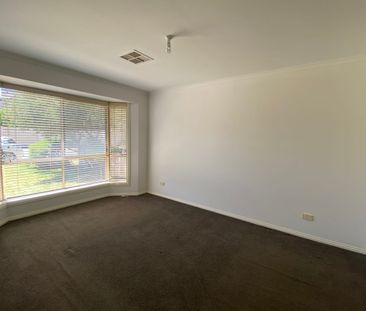 MODERN & FRESHLY PAINTED 4 BEDROOM HOME CLOSE TO THE BEACH - Photo 1