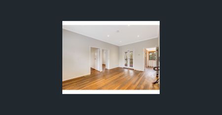 Spacious 4 Bed Home; Freshly Painted Throughout & Newly Polished Floors - Photo 2