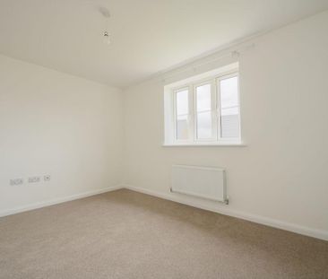 2 bedroom semi-detached house to rent - Photo 5