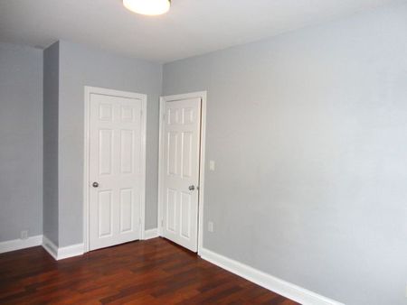 For Lease - 327 Wolverleigh Boulevard, Toronto, Ontario - Photo 4