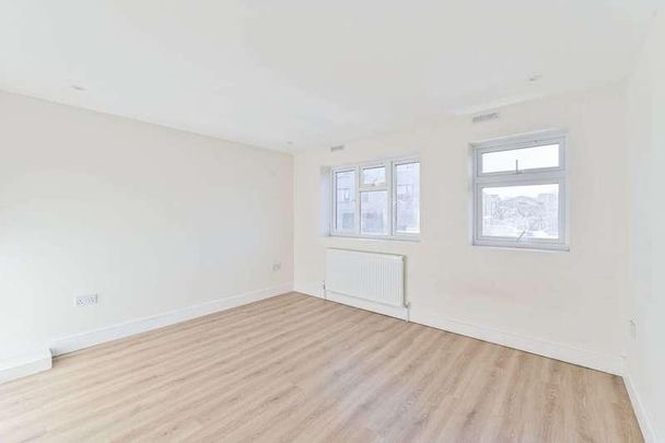 Bond Road, Mitcham, CR4 - Photo 1