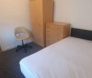 Flat 3, 18 Flora Street, Cathays, Cardiff, CF24 4EP - Photo 1