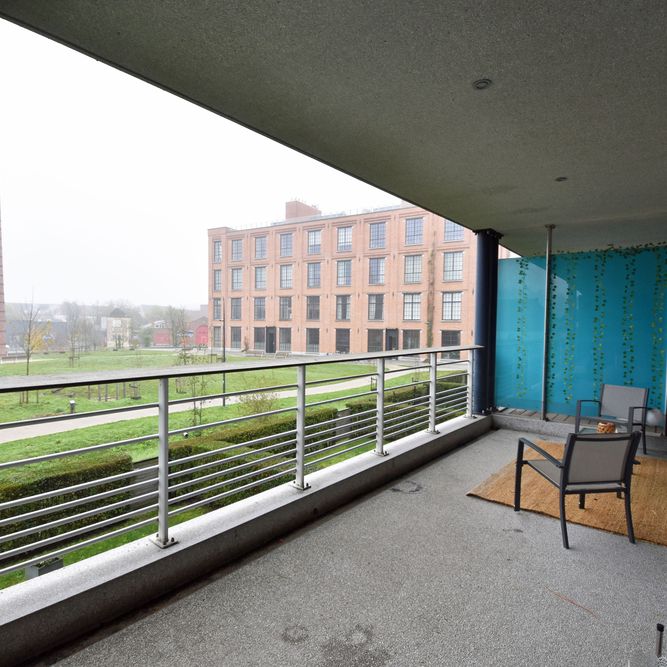 Subliem appartement te huur met prachtig zonneterras net buiten het centrum van Gent! - Photo 1