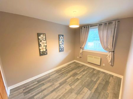 1 bedroom ground floor flat to rent - Photo 3