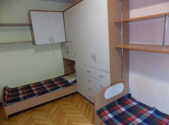 3 camere, 60 mp, prima inchiriere, parcare, boxa,zona strazii Bucium - Photo 1