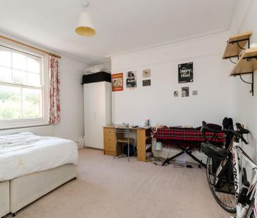 3 bedroom flat to rent - Photo 5