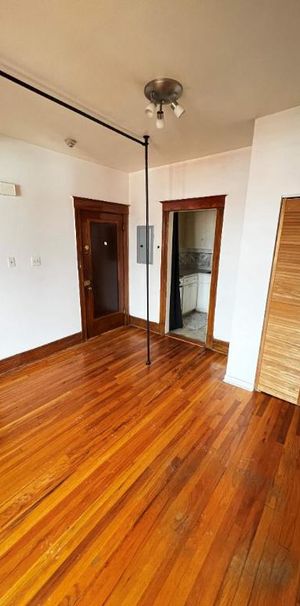 Studio - Montréal - $1,040 /mo - Photo 1