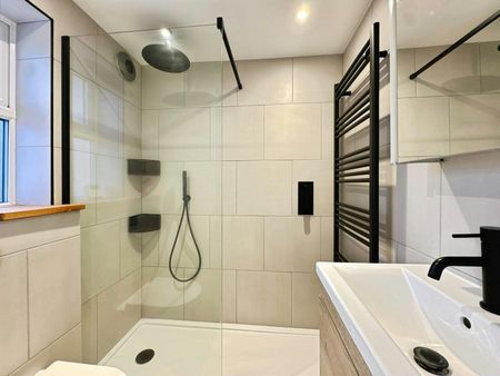 Ground floor maisonette to rent on - Photo 5