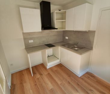 Location Appartement 1 pièce 30m² RODEZ 12000 - Photo 2