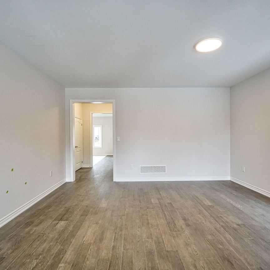 For Lease - 11 dawn blossom Drive, Georgina, Ontario - Photo 1