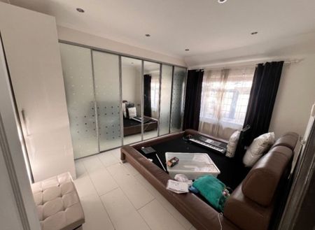 4 Bed Semi-Detached House, Harrow Road, HA9 - Photo 3