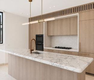 Luxury Apartment with Expansive Entertainer's Terrace - Photo 5
