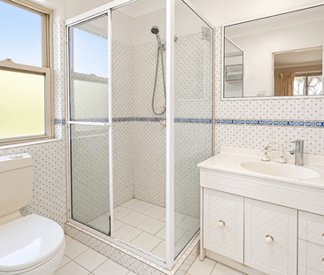 Three Bedroom Spacious Townhouse in Private Complex - Photo 3