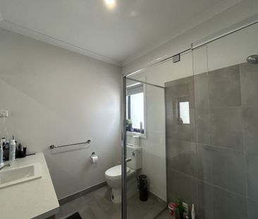 FOUR BEDROOM HOME - LOW MAINTENANCE ! - Photo 5