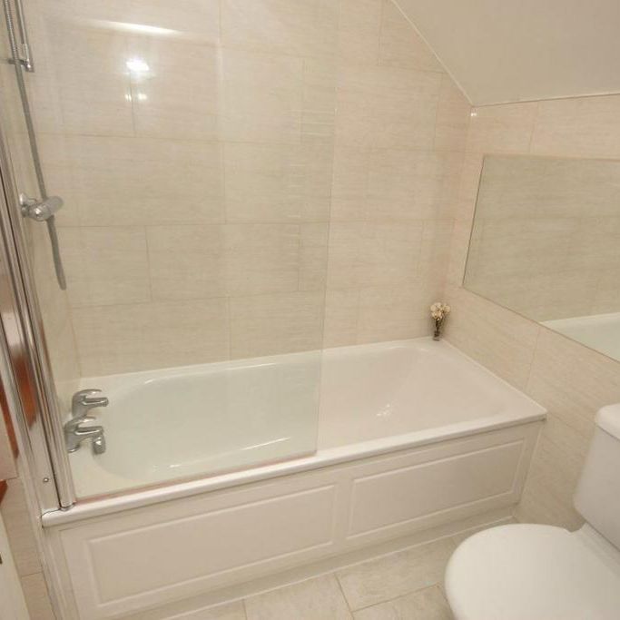 2 bedroom property to rent - Photo 1