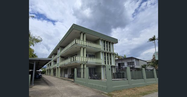 INNER CITY LIVING!!! - Photo 1