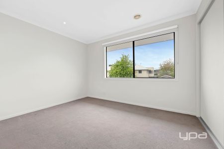 40B The Avenue, Caroline Springs - Photo 5