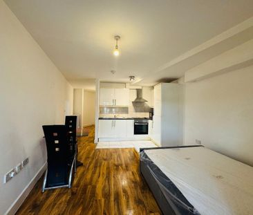 Studio to rent - Photo 5