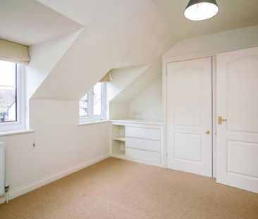 3 bedroom end of terrace house to rent - Photo 2