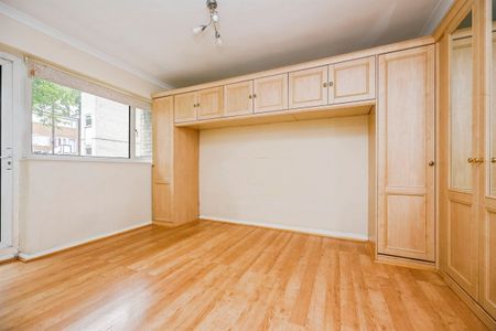 Acresgate Court - Photo 3